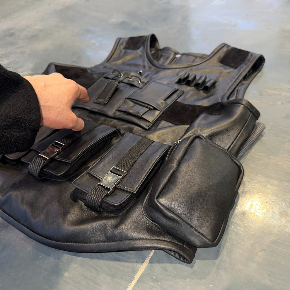 IronHide Tactical Street Vest – Multi-Pocket Utility in Jet Black